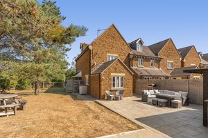 Crab Tree Close Bloxham